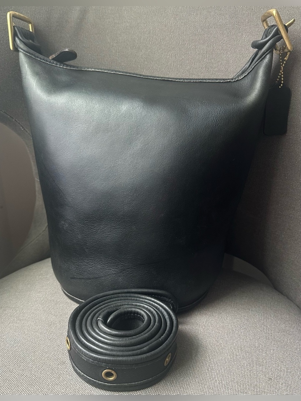 Vintage coach Helen legacy in black